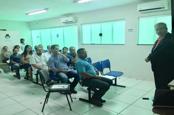 Prefeitura oferece palestra de capacitação para equipes de Saúde